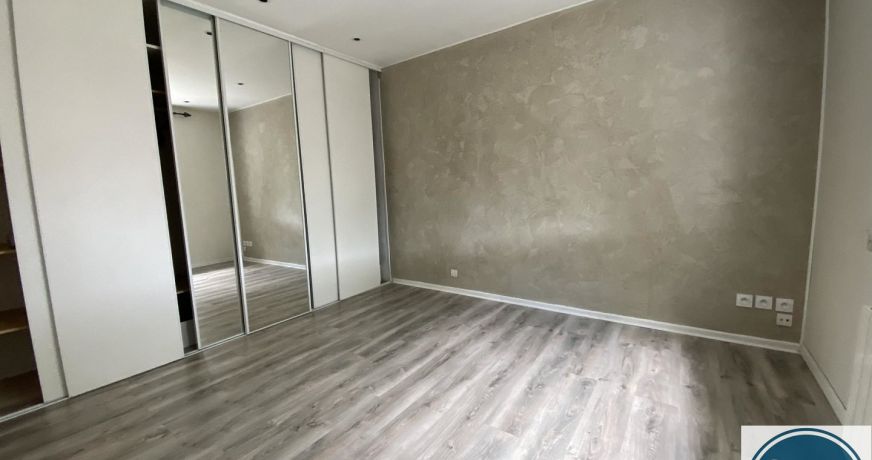 location Maison Sarras