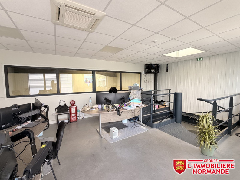 location Ateliers et bureaux Val De Reuil - Photo 2