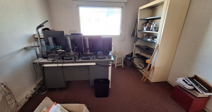 location Entrepot Saint Pierre La Garenne