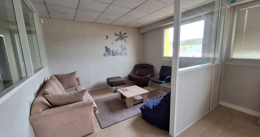 location Entrepots et bureaux Gravigny