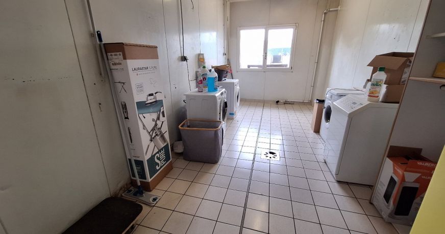 location Entrepots et bureaux Gravigny