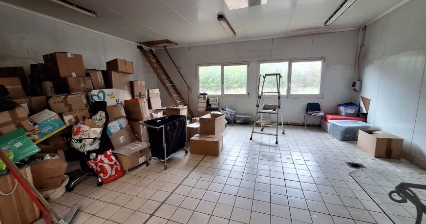 location Entrepots et bureaux Gravigny