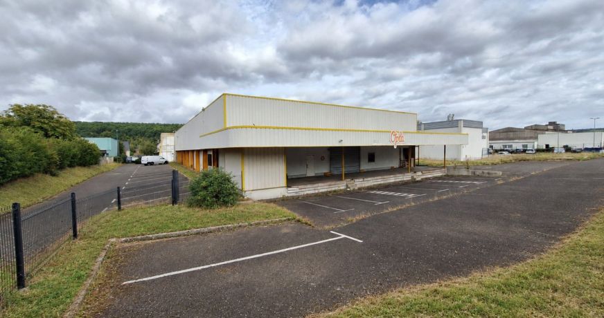 location Entrepots et bureaux Gravigny