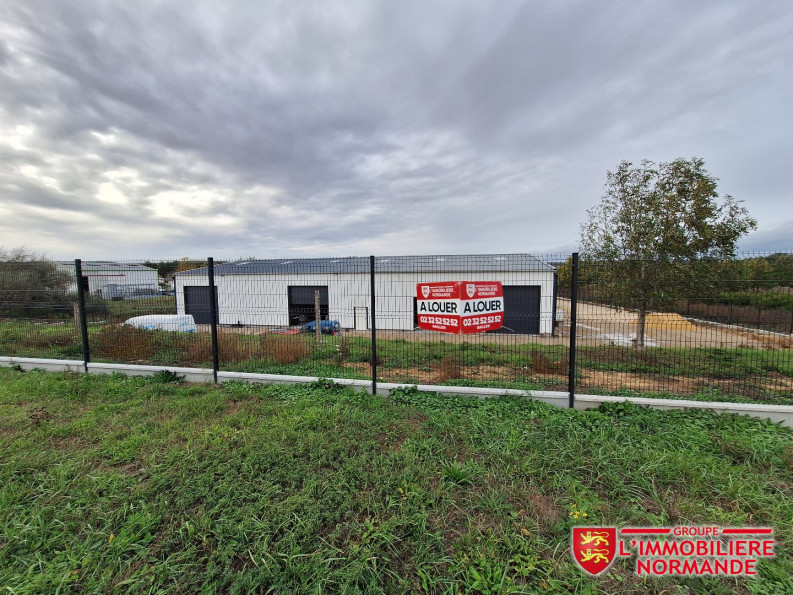 location Entrepots et bureaux Bouafles - Photo 1