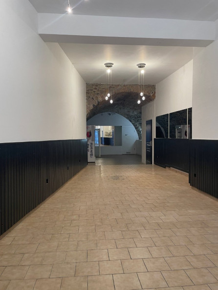 location Local commercial Anduze - Photo 1