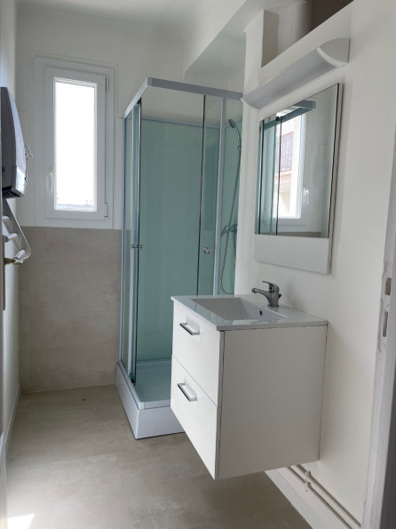 location Appartement en résidence Ales - Photo 9