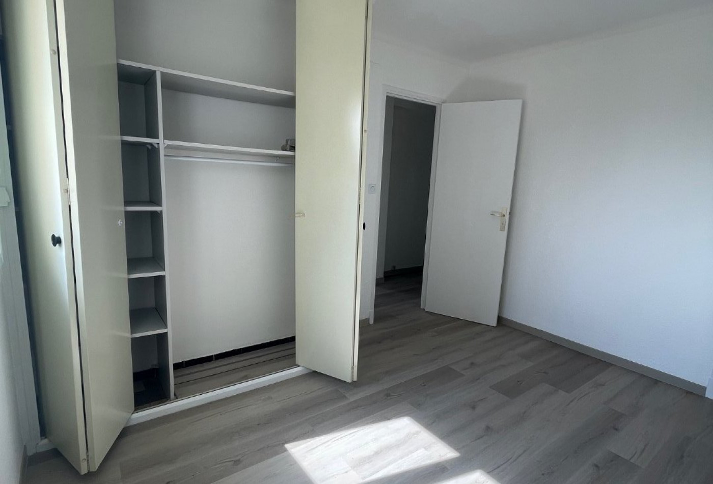 location Appartement en résidence Ales - Photo 4