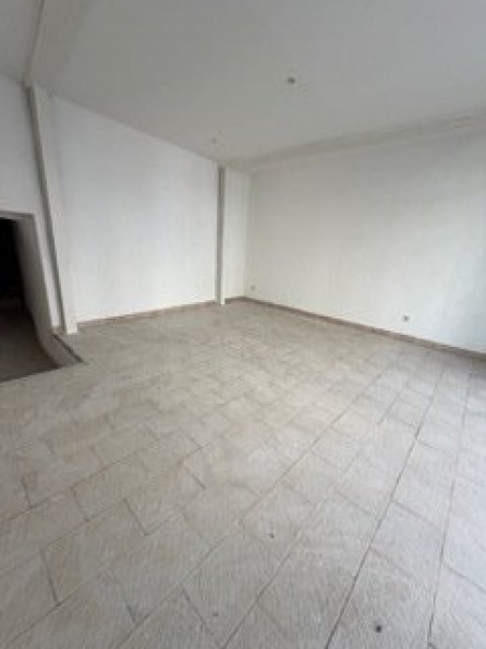 location Local commercial Anduze - Photo 4