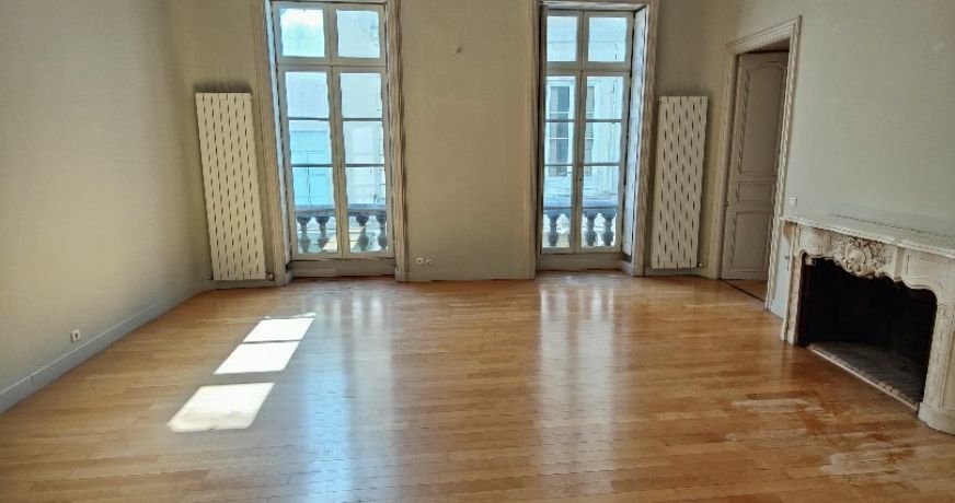 vente Appartement bourgeois Nimes