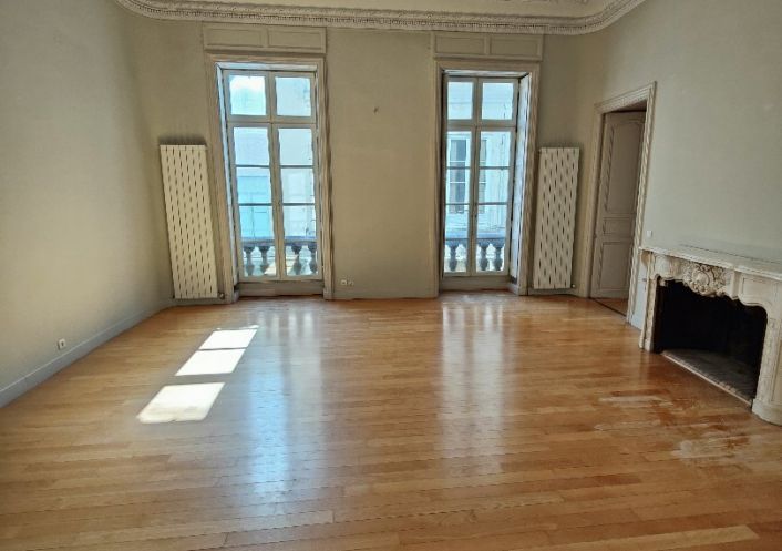 à vendre Appartement bourgeois Nimes