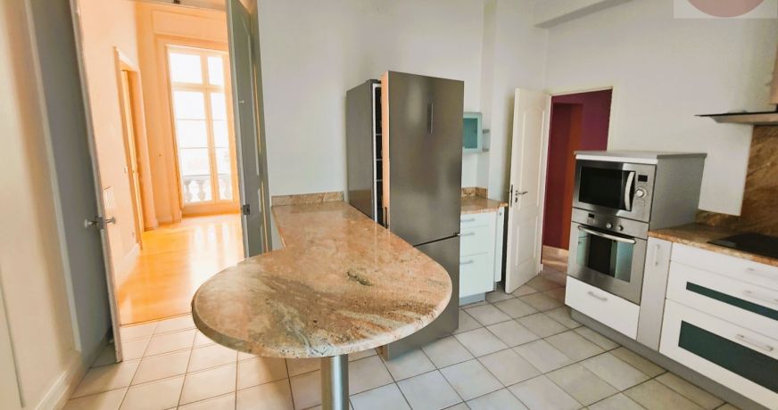 vente Appartement bourgeois Nimes