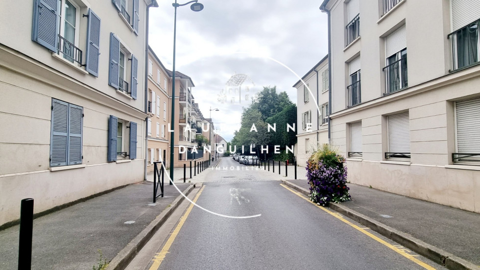 location Parking intérieur Taverny - Photo 1