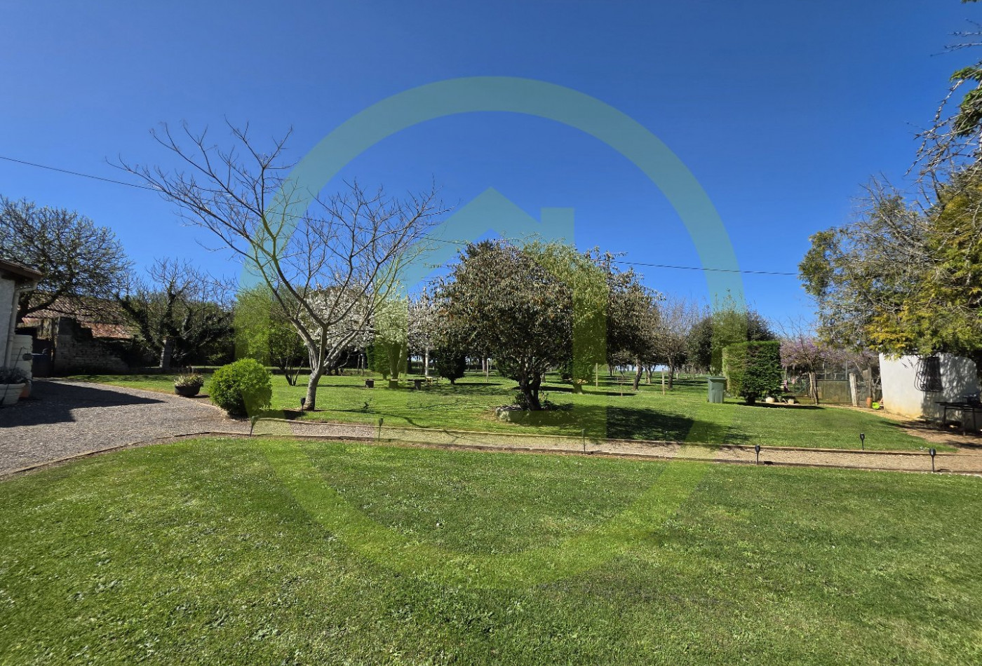 vente Maison Cellefrouin - Photo 8