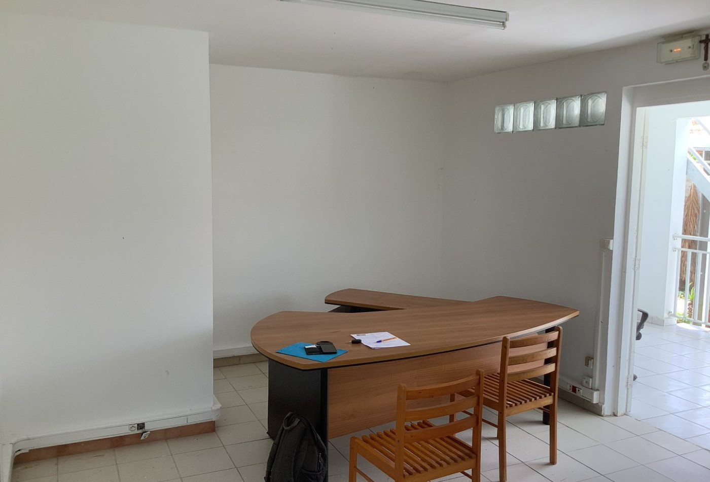 location Bureau Les Abymes - Photo 3