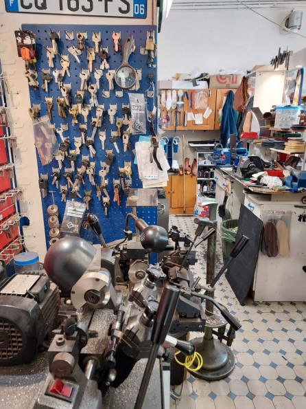 vente Chaussure cuir cordonnerie Nice - Photo 2