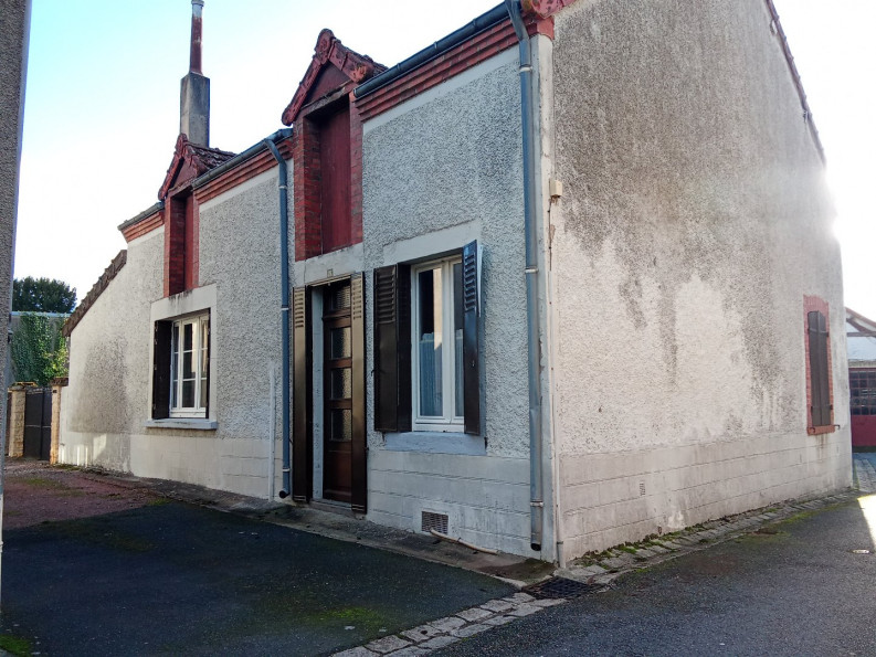 vente Maison Cluis - Photo 1