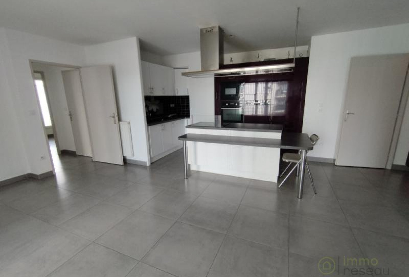 vente Appartement Le Bourget - Photo 2