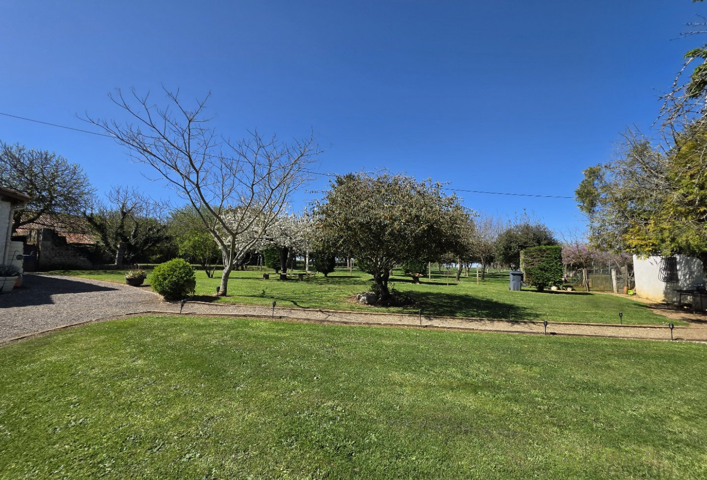vente Maison Cellefrouin - Photo 5