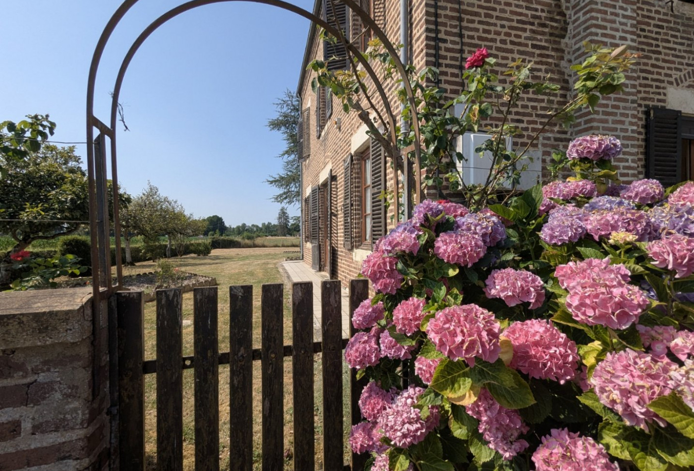 vente Maison bourgeoise La Chapelle Saint Sauveur - Photo 2
