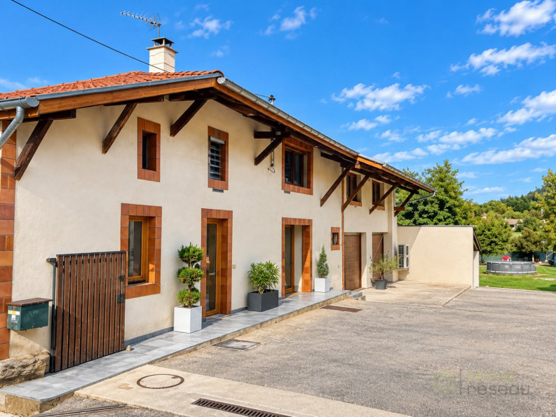 vente Maison rénovée Saint Simeon De Bressieux - Photo 1