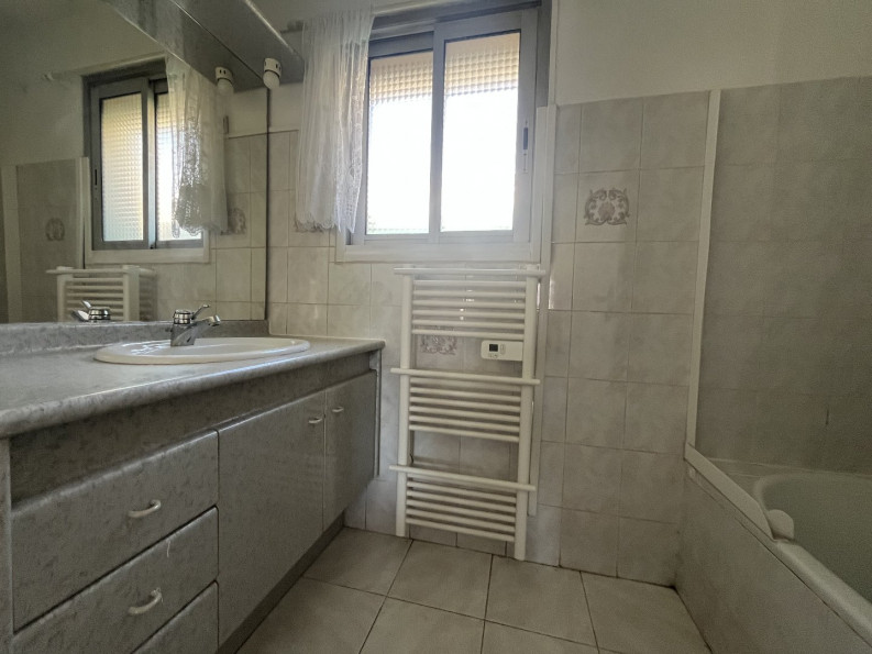 vente Appartement Saint Laurent Du Var - Photo 6