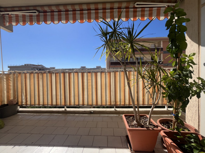 vente Appartement Saint Laurent Du Var - Photo 2