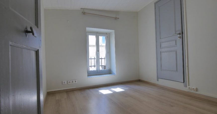 location Maison de village Le Cailar