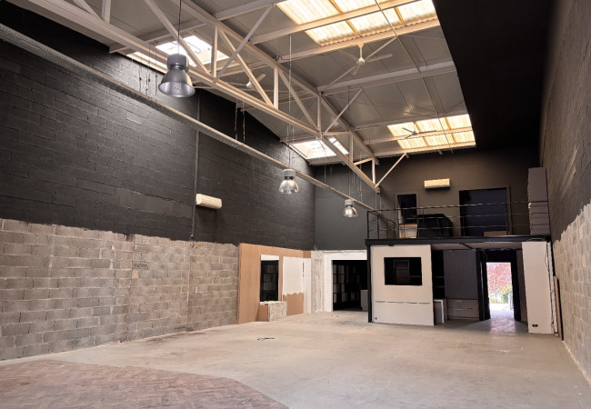 location Local commercial Nimes - Photo 1