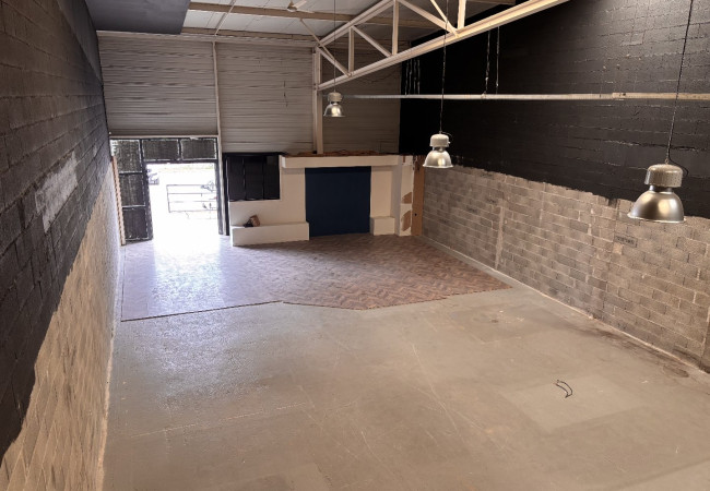 location Local commercial Nimes - Photo 2