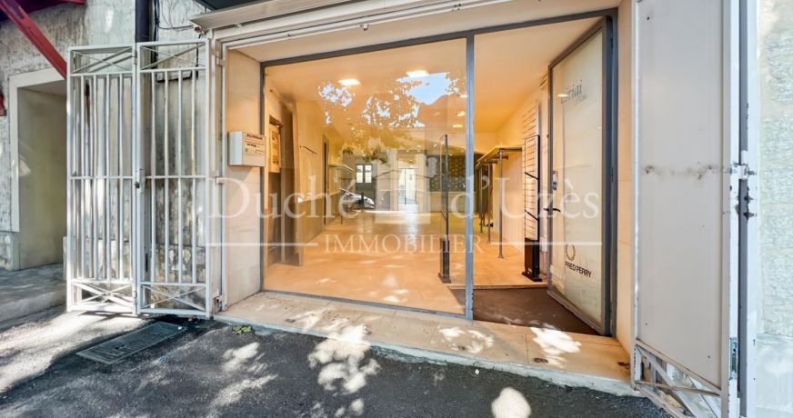 vente Local commercial Uzes
