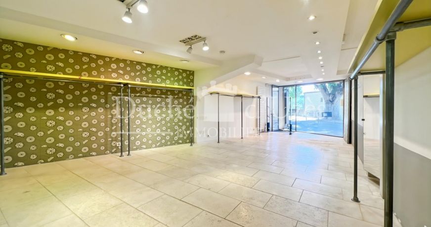 vente Local commercial Uzes
