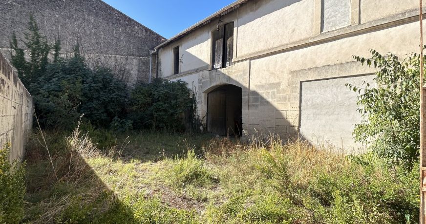 vente Remise en pierre Calvisson