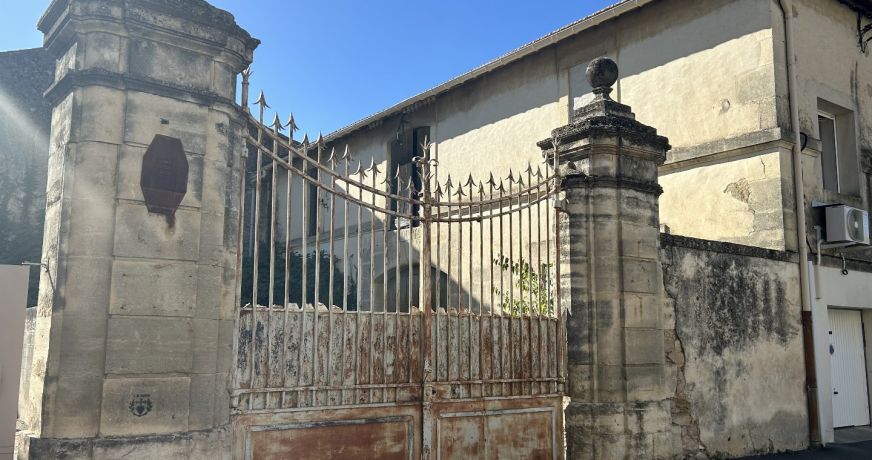 vente Remise en pierre Calvisson
