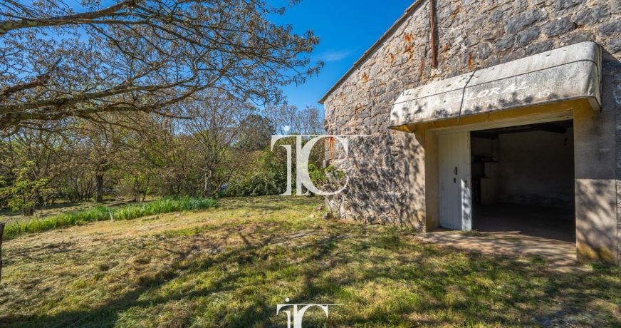 vente Grange Les Vans