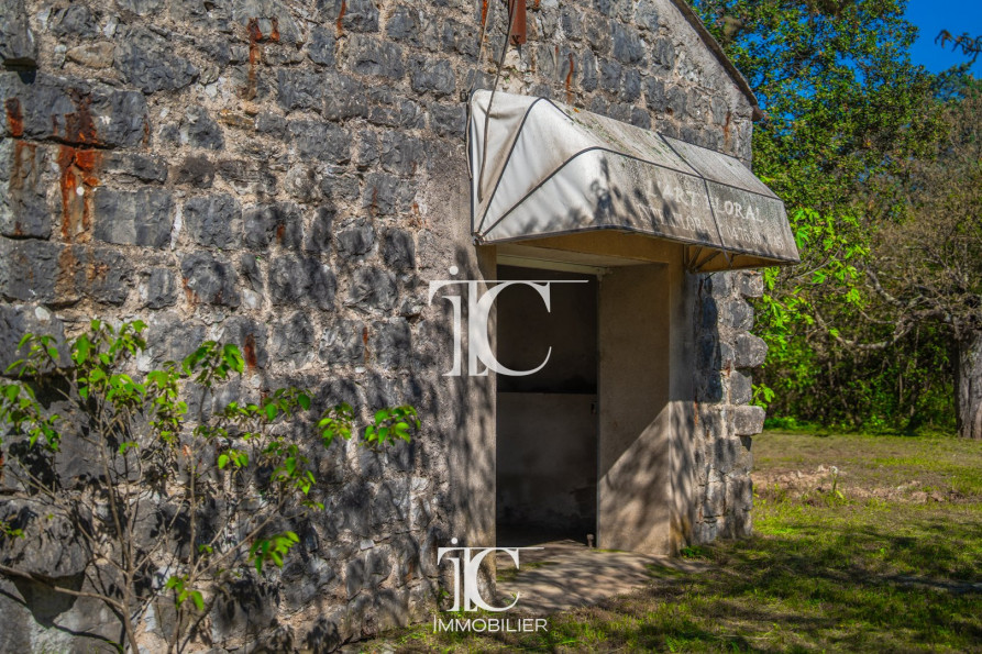 vente Grange Les Vans - Photo 8