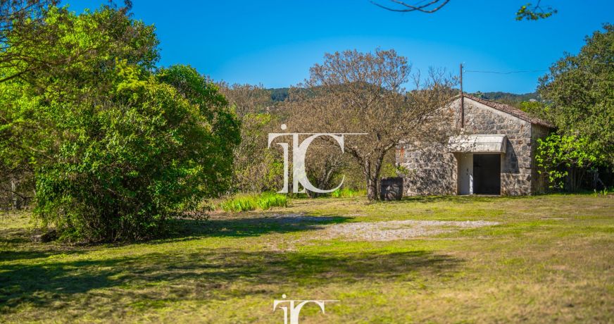 vente Grange Les Vans