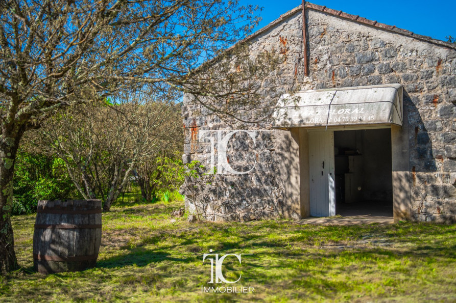 vente Grange Les Vans - Photo 10