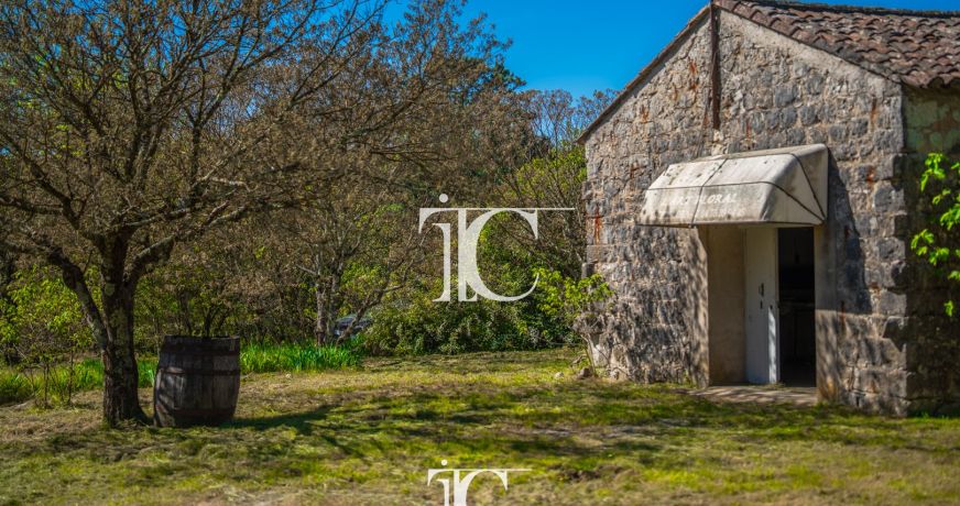 vente Grange Les Vans