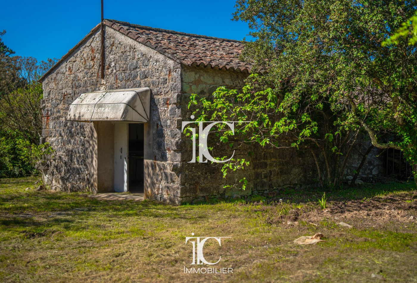 vente Grange Les Vans - Photo 6