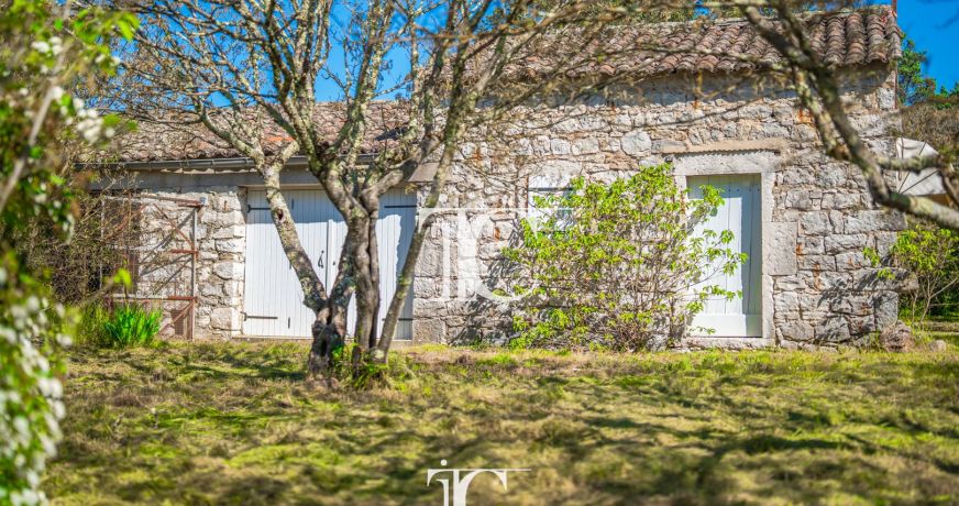 vente Grange Les Vans