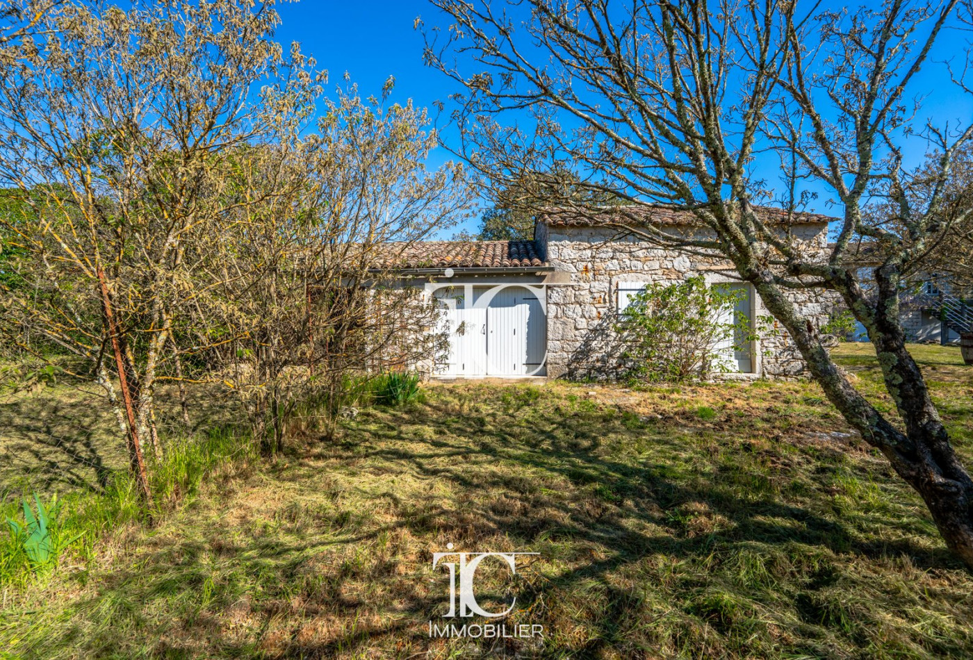 vente Grange Les Vans - Photo 9