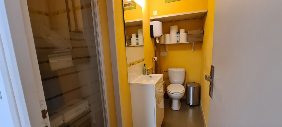 location Bureau Saint Quentin La Poterie - Photo 7