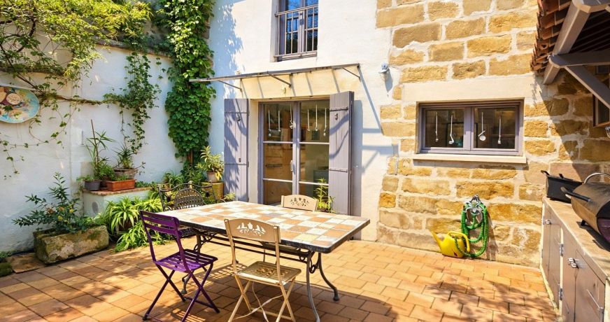 vente Maison de village Saint Quentin La Poterie