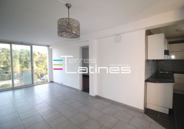 location Appartement Nimes