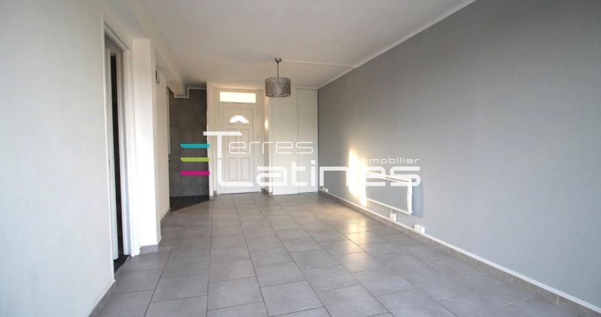 location Appartement Nimes