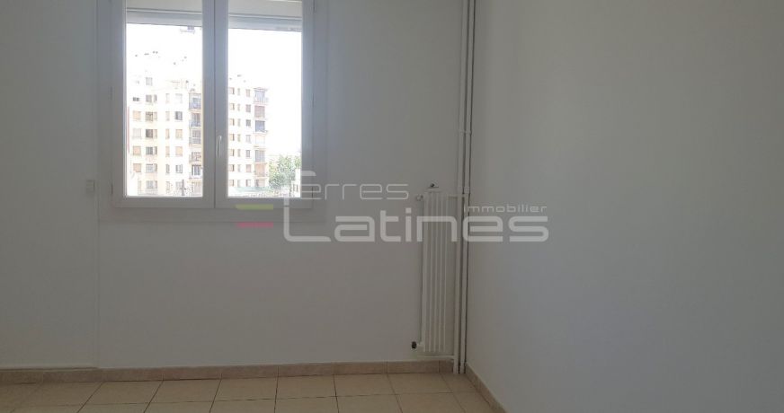 location Appartement Nimes