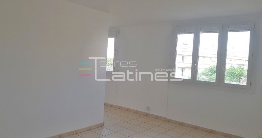 location Appartement Nimes