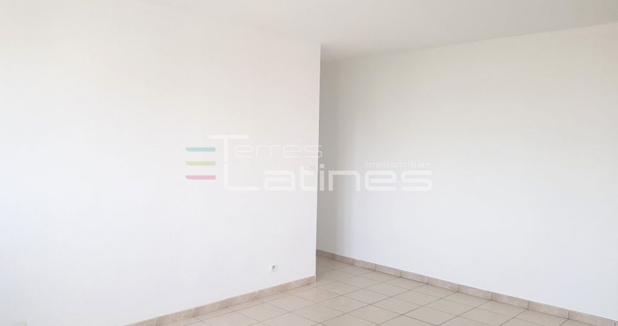 location Appartement Nimes