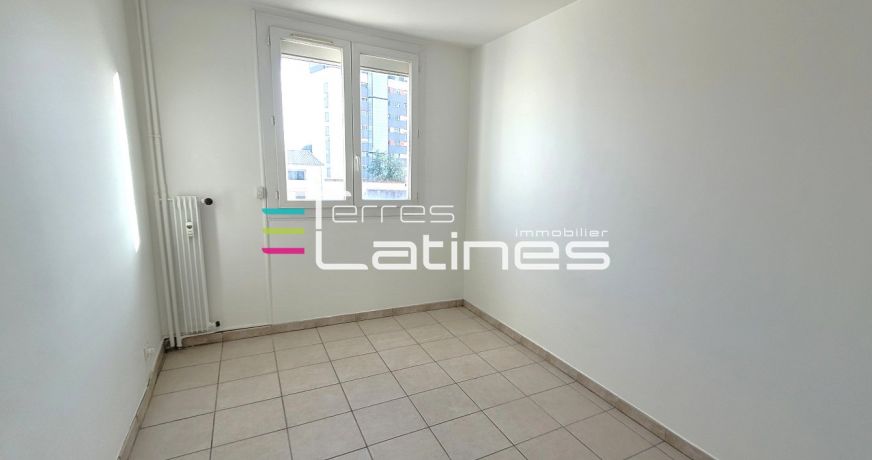 location Appartement Nimes