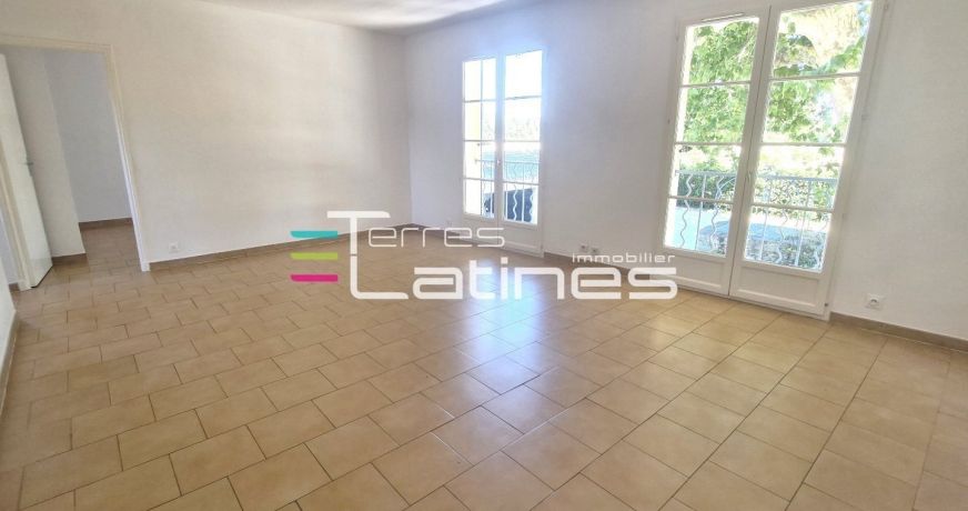 location Appartement Nimes
